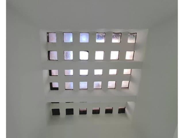 Commercial for sale in Bellas Vistas, Madrid city - € 250,000 (Ref: 9366974)