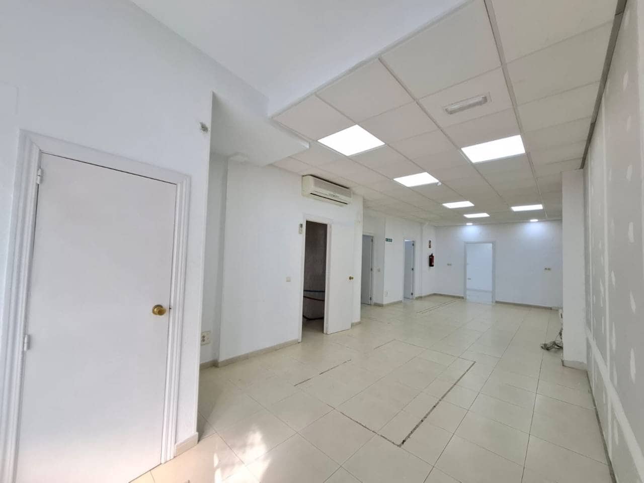 Kommersiell till salu i Madrid stad - 250 000 € (Ref: 9366974)