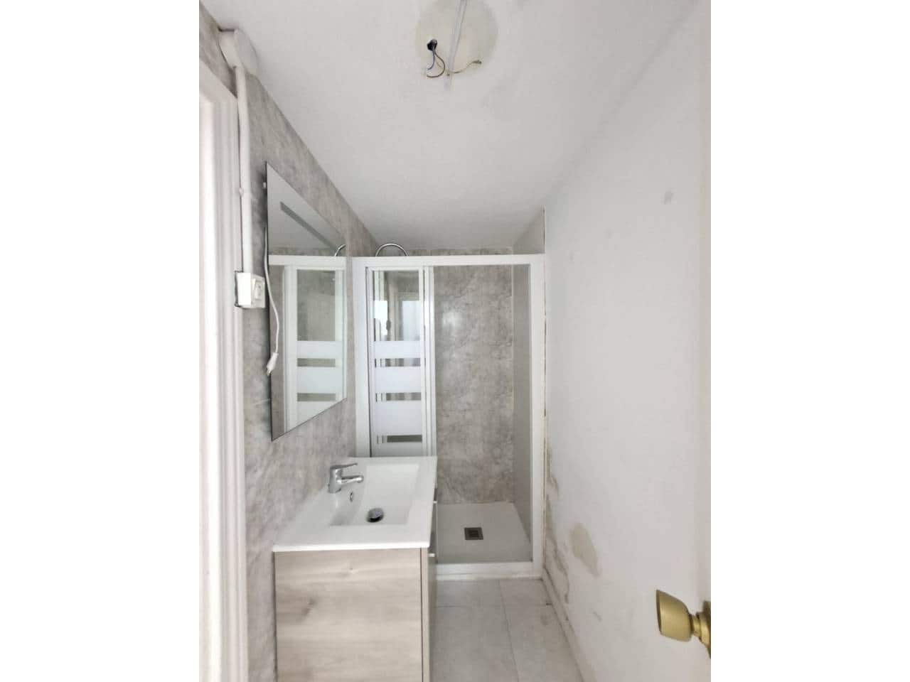 Kommersiell till salu i Madrid stad - 250 000 € (Ref: 9366974)