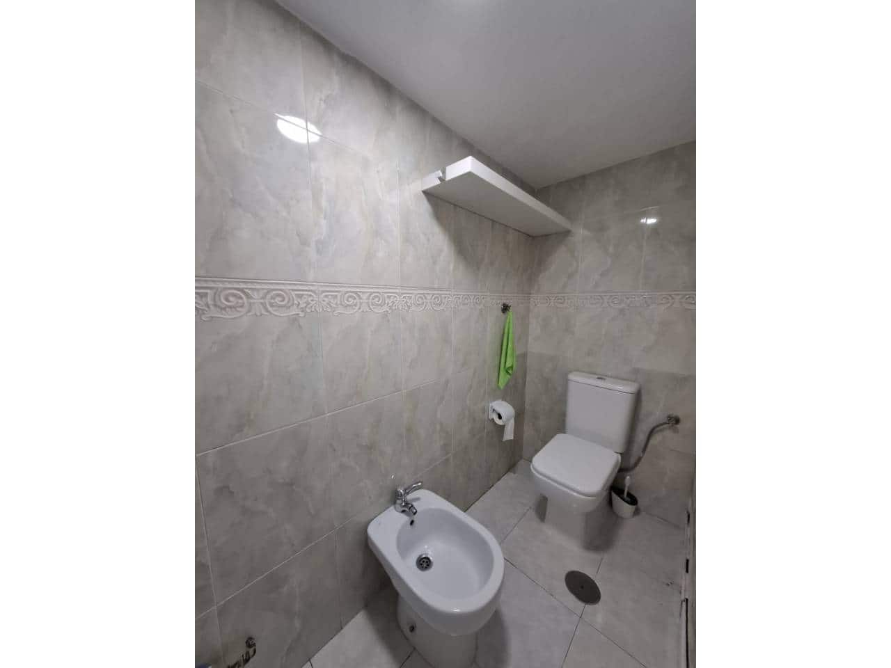 Kommersiell till salu i Madrid stad - 250 000 € (Ref: 9366974)