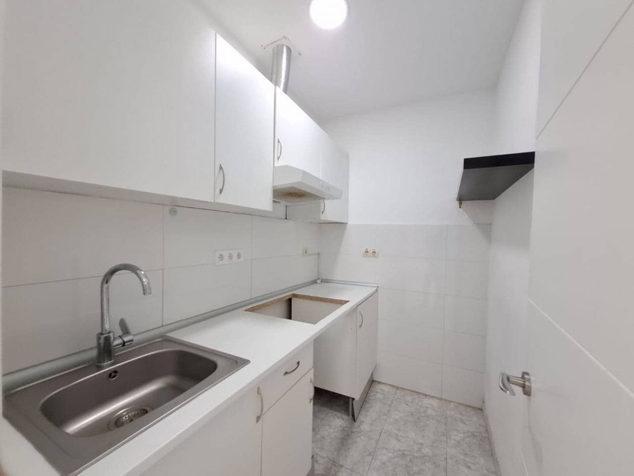 Kommersiell till salu i Madrid stad - 250 000 € (Ref: 9366974)