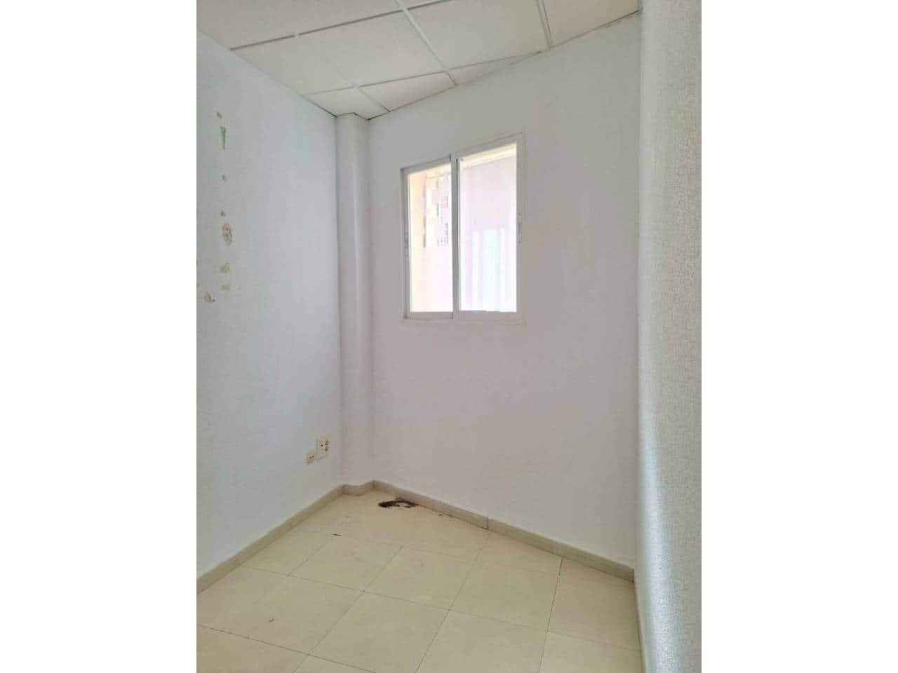 Kommersiell till salu i Madrid stad - 250 000 € (Ref: 9366974)