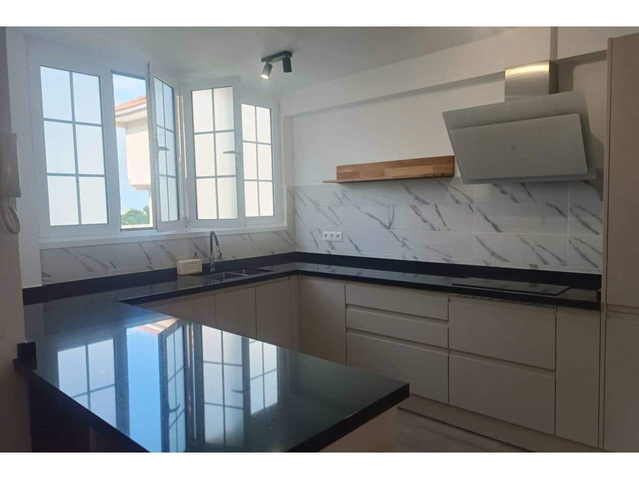 Villa/Maison de 3 chambres à louer à Puerto de la Cruz avec piscine garage - 1 350 € (Ref: 9455908)