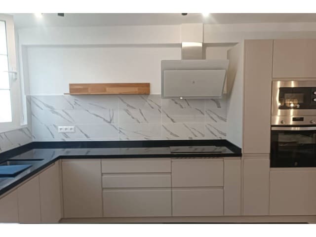 3 quarto Moradia para arrendar em Puerto de la Cruz com piscina garagem - 1 350 € (Ref: 9455908)