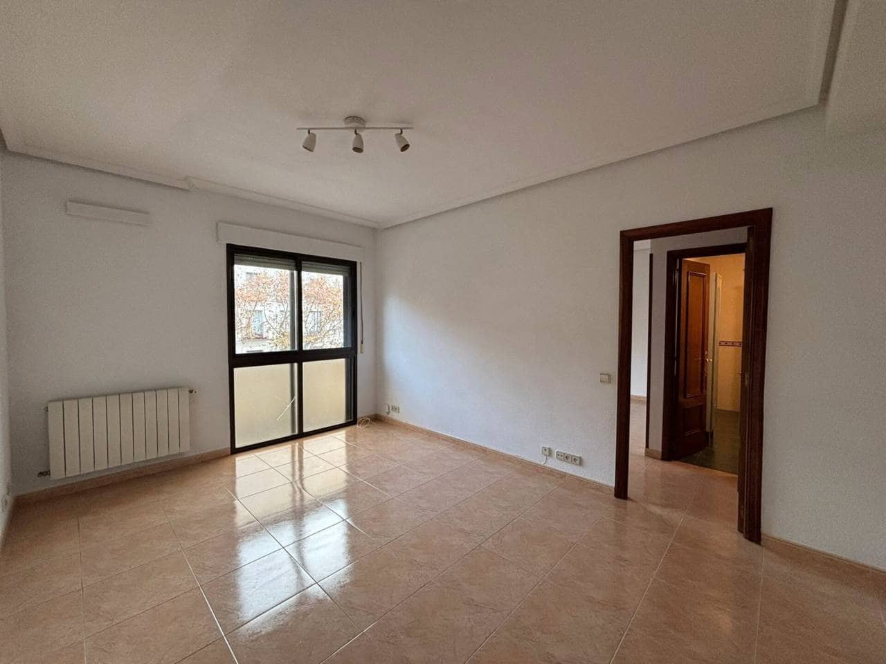 1 bedroom Flat for rent in Madrid city - € 1,250 (Ref: 9467955)