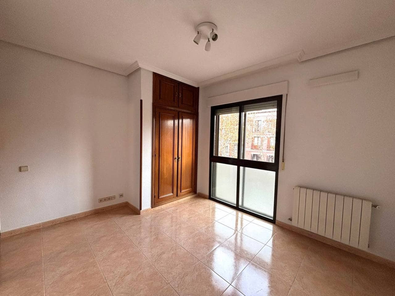 1 bedroom Flat for rent in Madrid city - € 1,250 (Ref: 9467955)