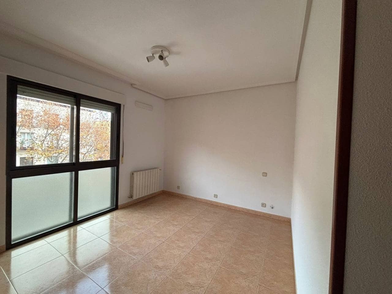 1 bedroom Flat for rent in Madrid city - € 1,250 (Ref: 9467955)