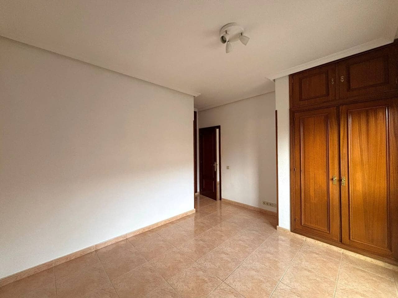 1 bedroom Flat for rent in Madrid city - € 1,250 (Ref: 9467955)