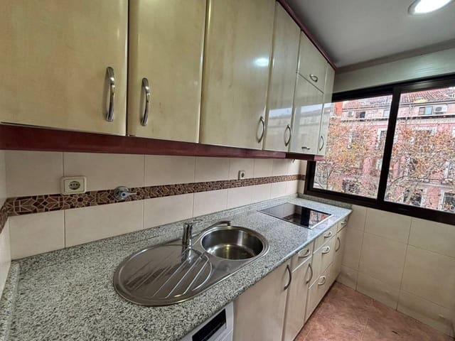 1 sovrum Lägenhet att hyra i Madrid stad - 1 250 € (Ref: 9467955)