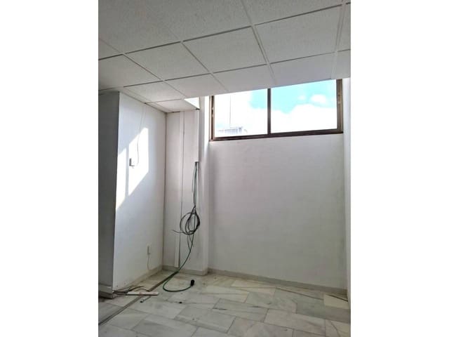 Biuro do wynajęcia w San Sebastián de los Reyes - 450 € (Ref: 9471912)