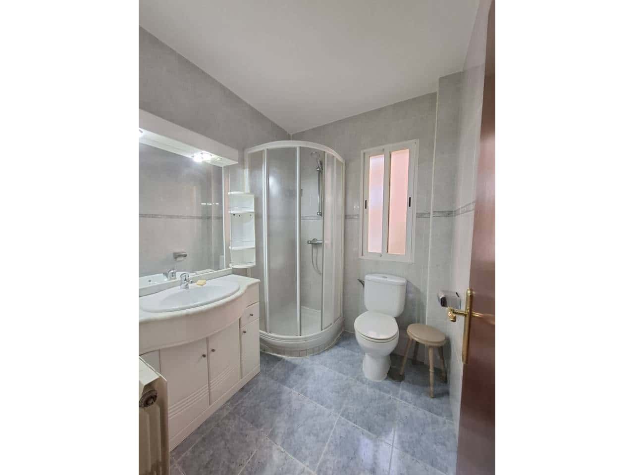 2 bedroom Flat for rent in Madrid city - € 1,100 (Ref: 9488059)