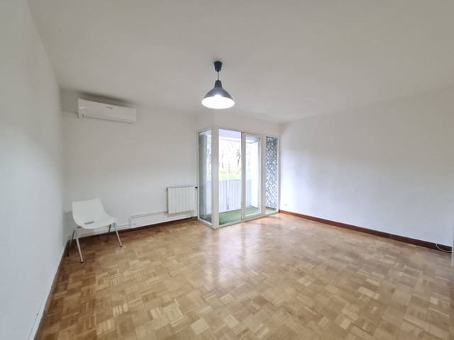 Piso de 2 habitaciones en Madrid ciudad en alquiler - 1.100 € (Ref: 9488059)