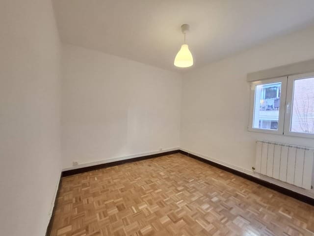 Piso de 2 habitaciones en Madrid ciudad en alquiler - 1.100 € (Ref: 9488059)