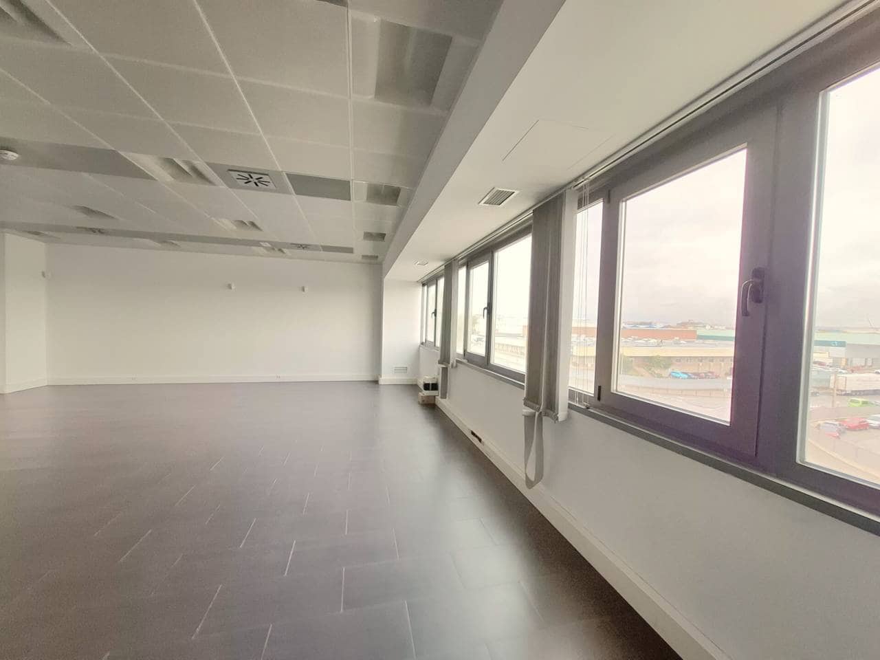 3 soverom Kontor til leie i Coslada med garasje - € 980 (Ref: 9494170)