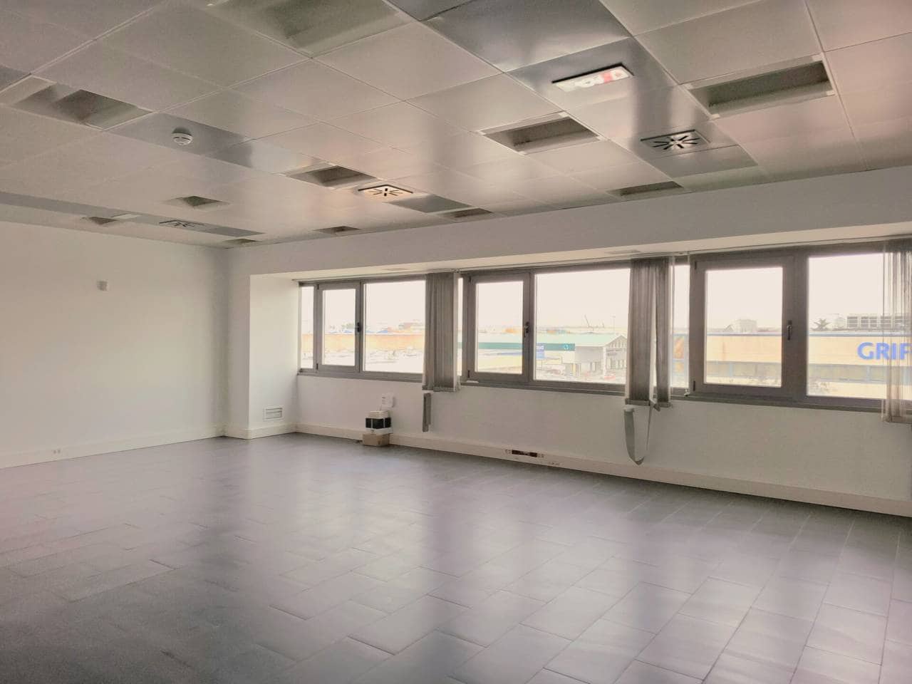 3 soverom Kontor til leie i Coslada med garasje - € 980 (Ref: 9494170)