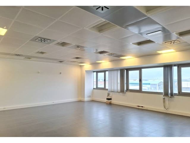 3 soverom Kontor til leie i Coslada med garasje - € 980 (Ref: 9494170)