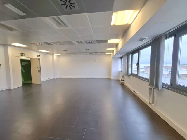 3 soverom Kontor til leie i Coslada med garasje - € 980 (Ref: 9494170)