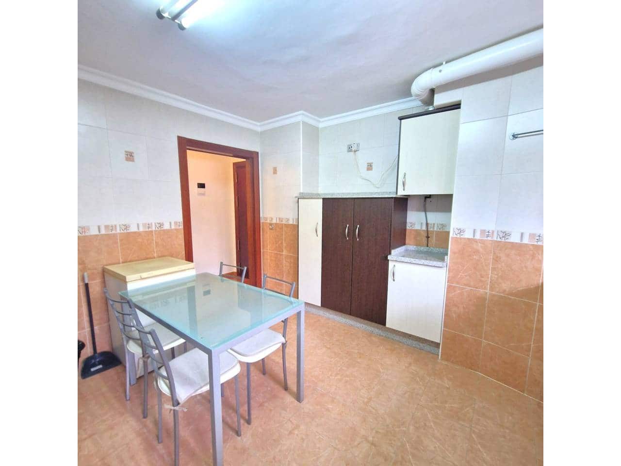 2 Zimmer Wohnung zu vermieten in Malaga Stadt - 990 € (Ref: 9585278)