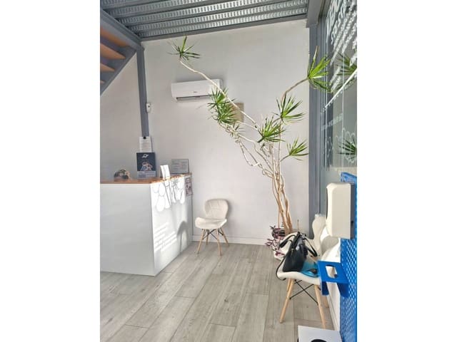 4 makuuhuone Kaupallinen vuokrattavana paikassa Arroyomolinos mukana 
autotalli - 1 700 € (Ref: 9594525)