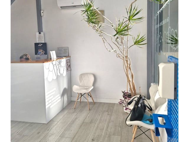 4 makuuhuone Kaupallinen vuokrattavana paikassa Arroyomolinos mukana 
autotalli - 1 700 € (Ref: 9594525)