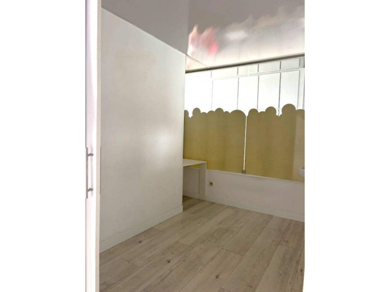 4 bedroom Commercial for rent in Arroyomolinos with garage - € 1,600 (Ref: 9594525)