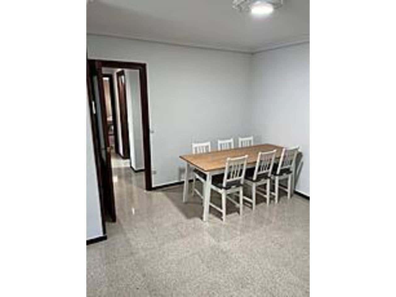 3 quarto Apartamento para arrendar em Sevilha cidade - 950 € (Ref: 9627082)