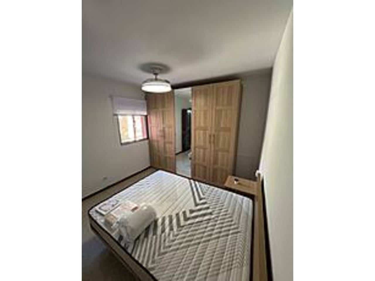 3 quarto Apartamento para arrendar em Sevilha cidade - 950 € (Ref: 9627082)