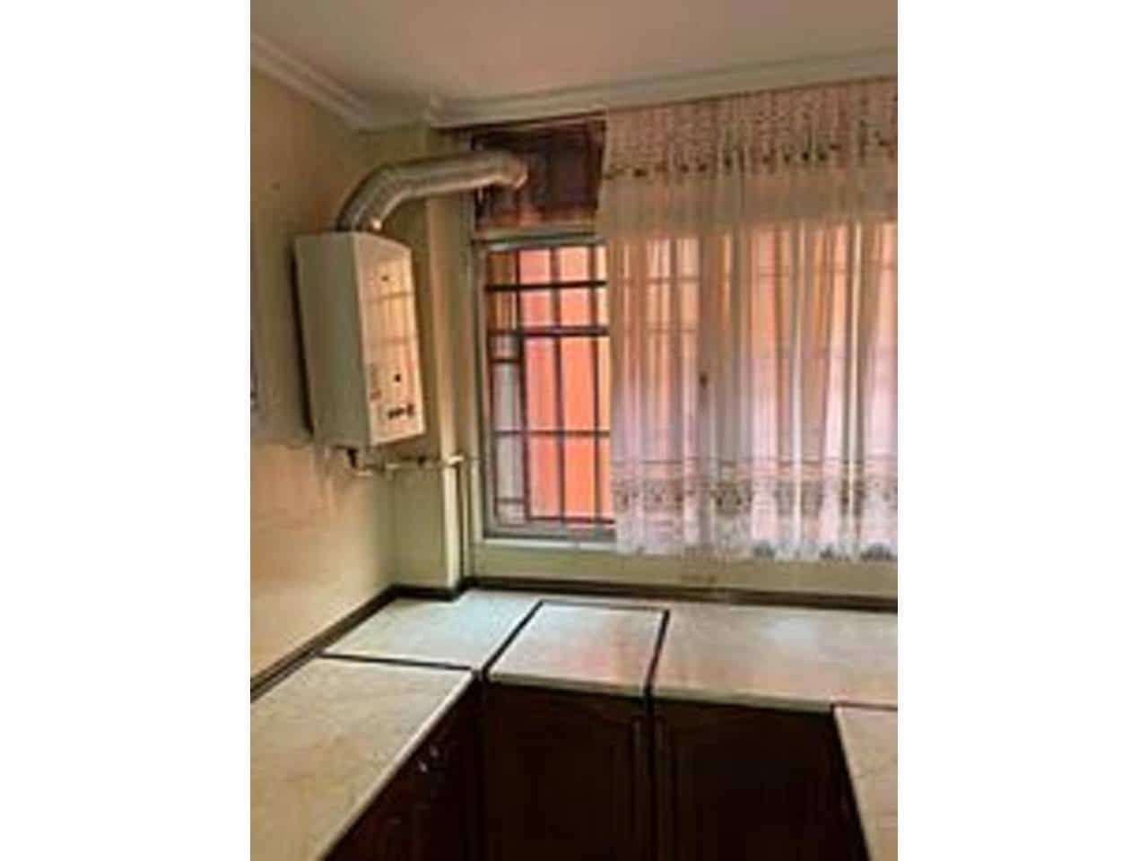 3 quarto Apartamento para arrendar em Sevilha cidade - 950 € (Ref: 9627082)