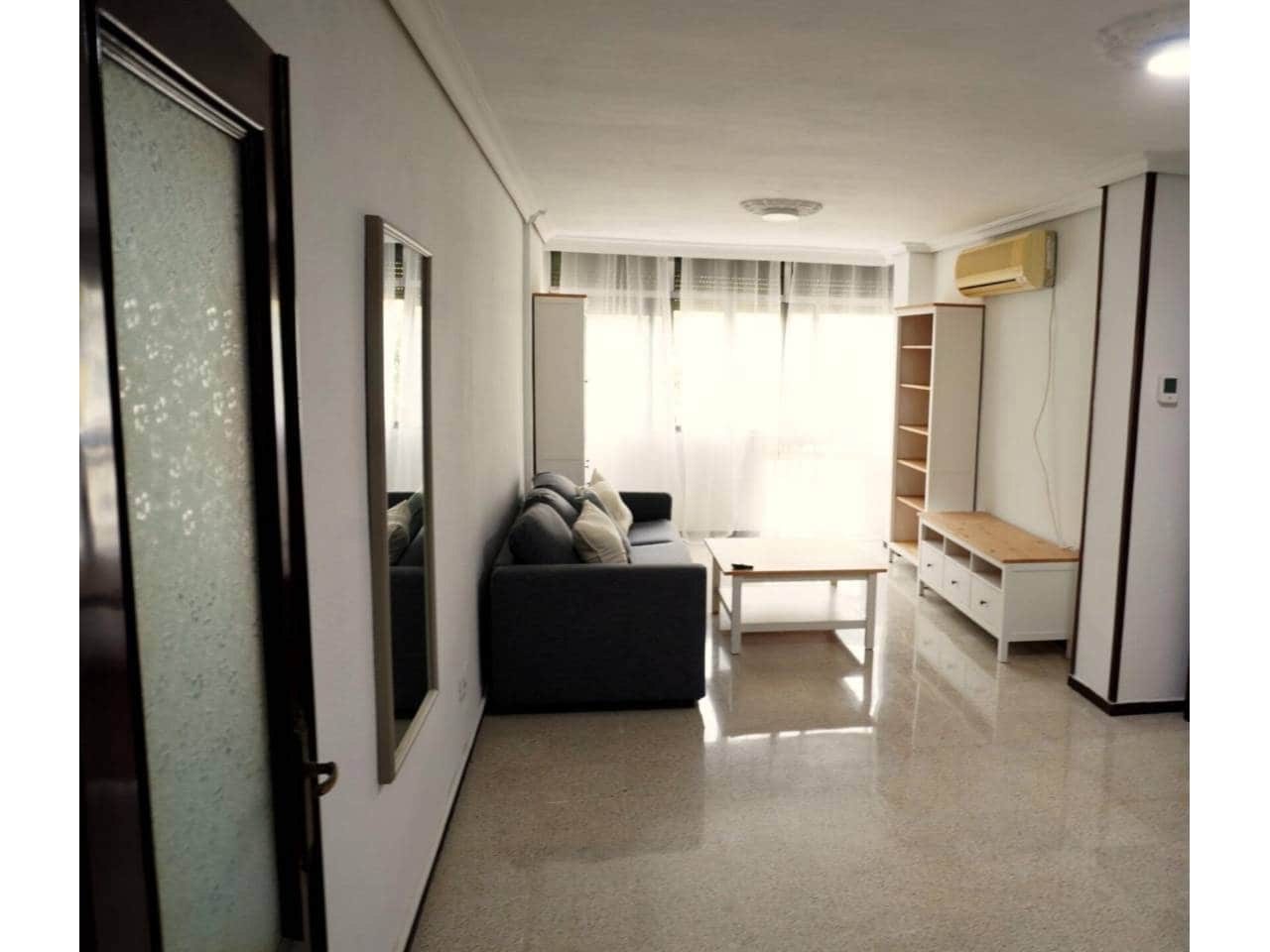 Piso de 3 habitaciones en Sevilla ciudad en alquiler - 950 € (Ref: 9627082)