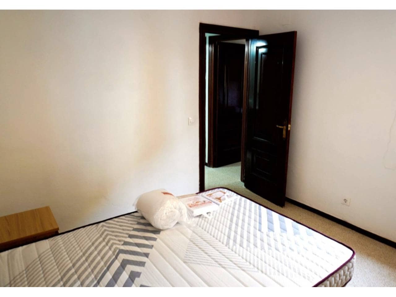 Piso de 3 habitaciones en Sevilla ciudad en alquiler - 950 € (Ref: 9627082)