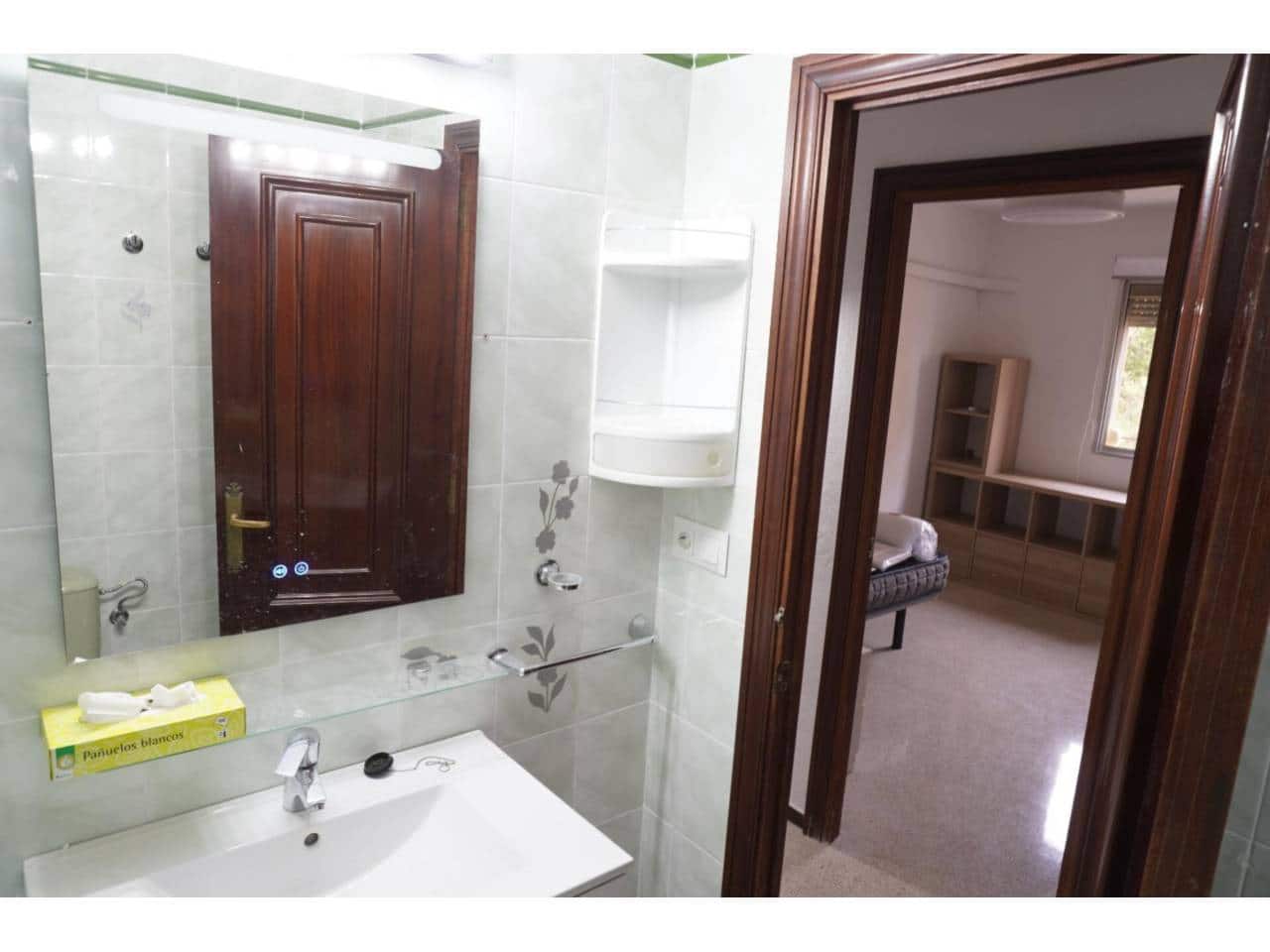 Piso de 3 habitaciones en Sevilla ciudad en alquiler - 950 € (Ref: 9627082)