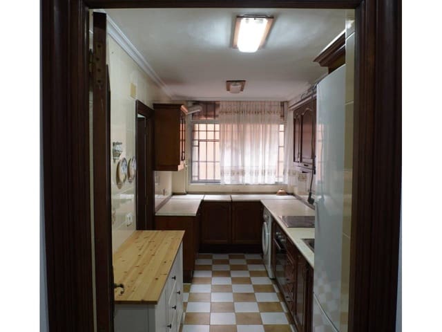 3 sypialnia Mieszkanie do wynajęcia w Miasto Sewilla - 950 € (Ref: 9627082)