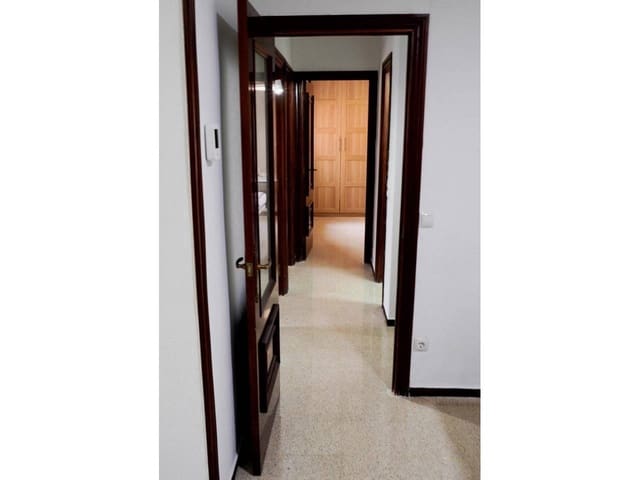 3 sypialnia Mieszkanie do wynajęcia w Miasto Sewilla - 950 € (Ref: 9627082)