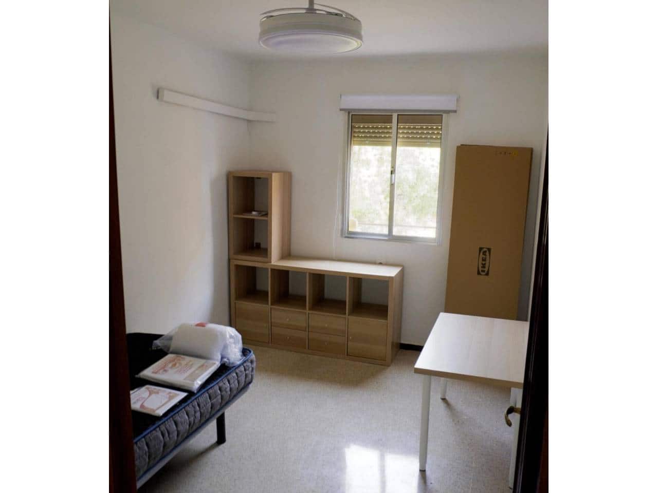 Piso de 3 habitaciones en Sevilla ciudad en alquiler - 950 € (Ref: 9627082)