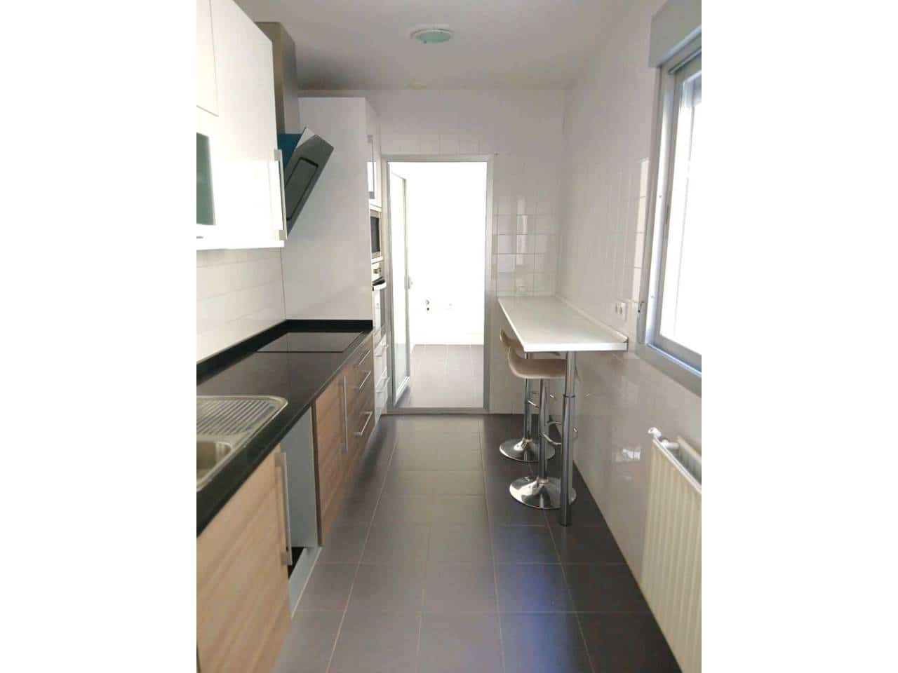 1 soverom Leilighet til leie i Madrid by med garasje - € 917 (Ref: 9654541)