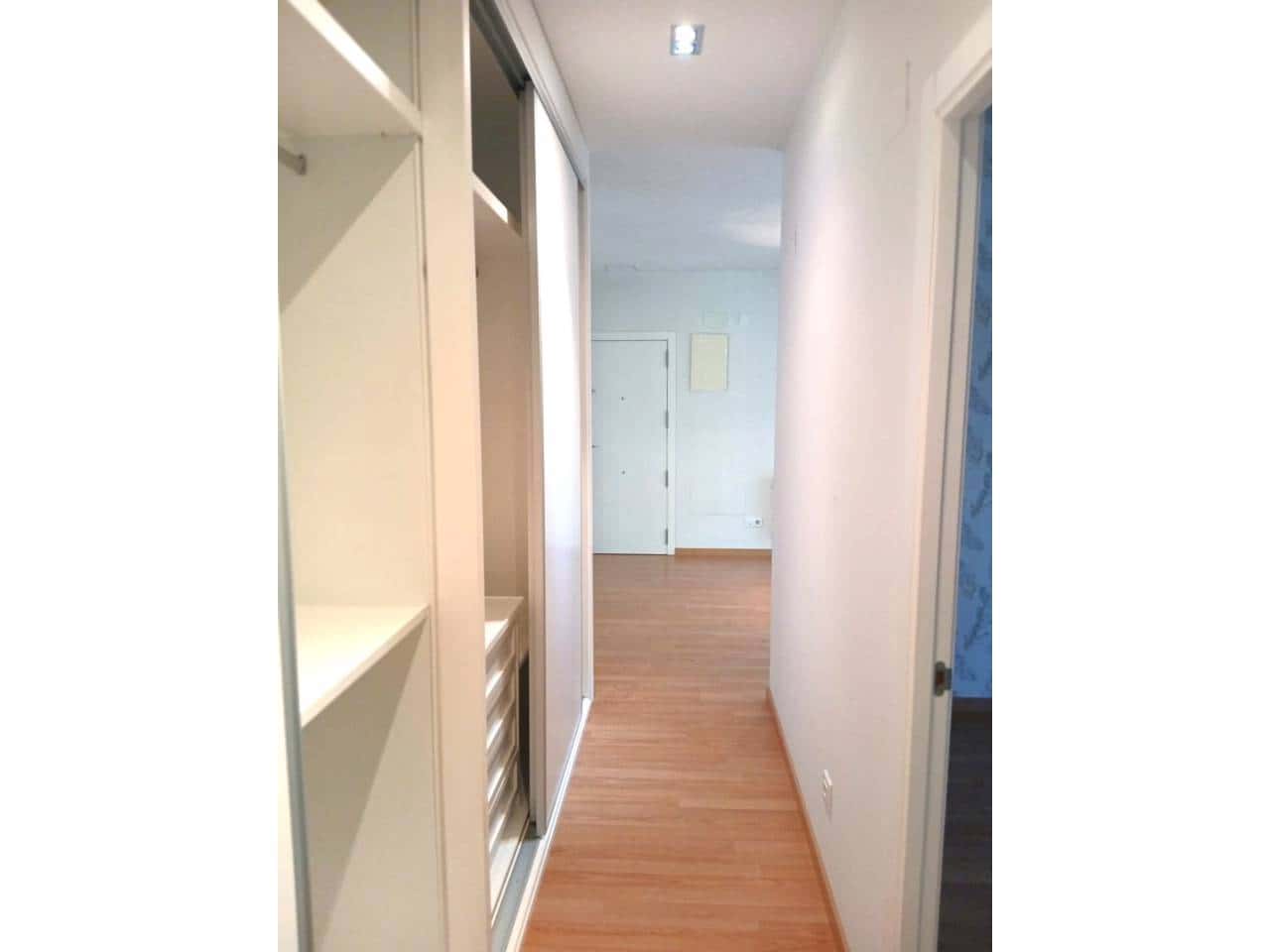 1 soverom Leilighet til leie i Madrid by med garasje - € 917 (Ref: 9654541)