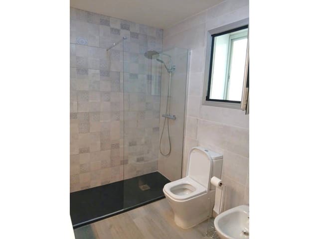 1 soverom Leilighet til leie i Madrid by med garasje - € 917 (Ref: 9654541)