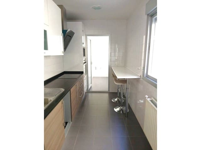 1 soverom Leilighet til leie i Madrid by med garasje - € 917 (Ref: 9654541)