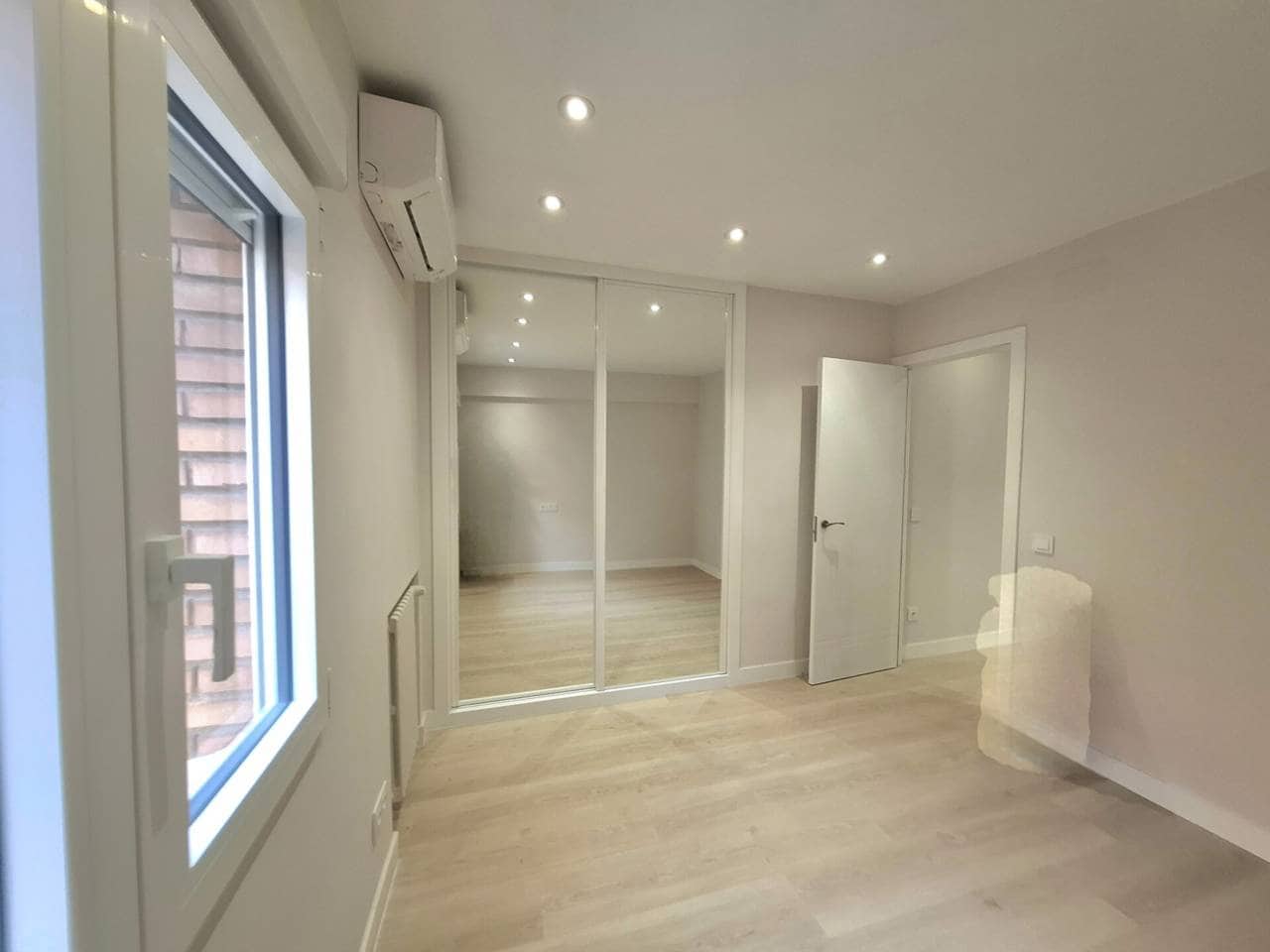 2 bedroom Flat for rent in Madrid city - € 1,500 (Ref: 9726362)