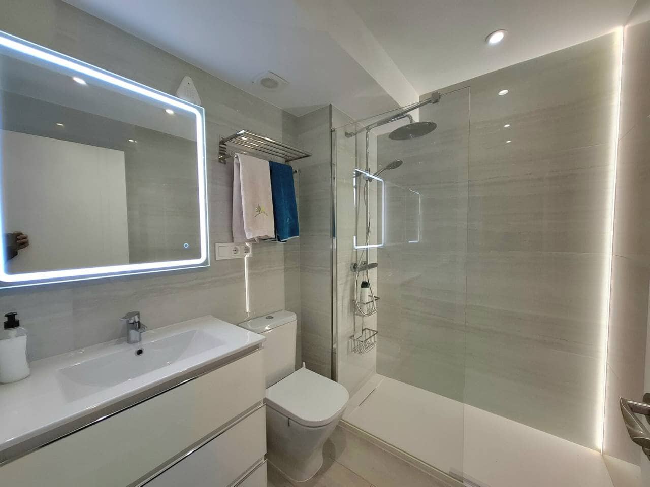 2 bedroom Flat for rent in Madrid city - € 1,500 (Ref: 9726362)