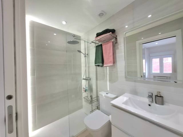 2 slaapkamer Flat te huur in Madrid stad - € 1.500 (Ref: 9726362)