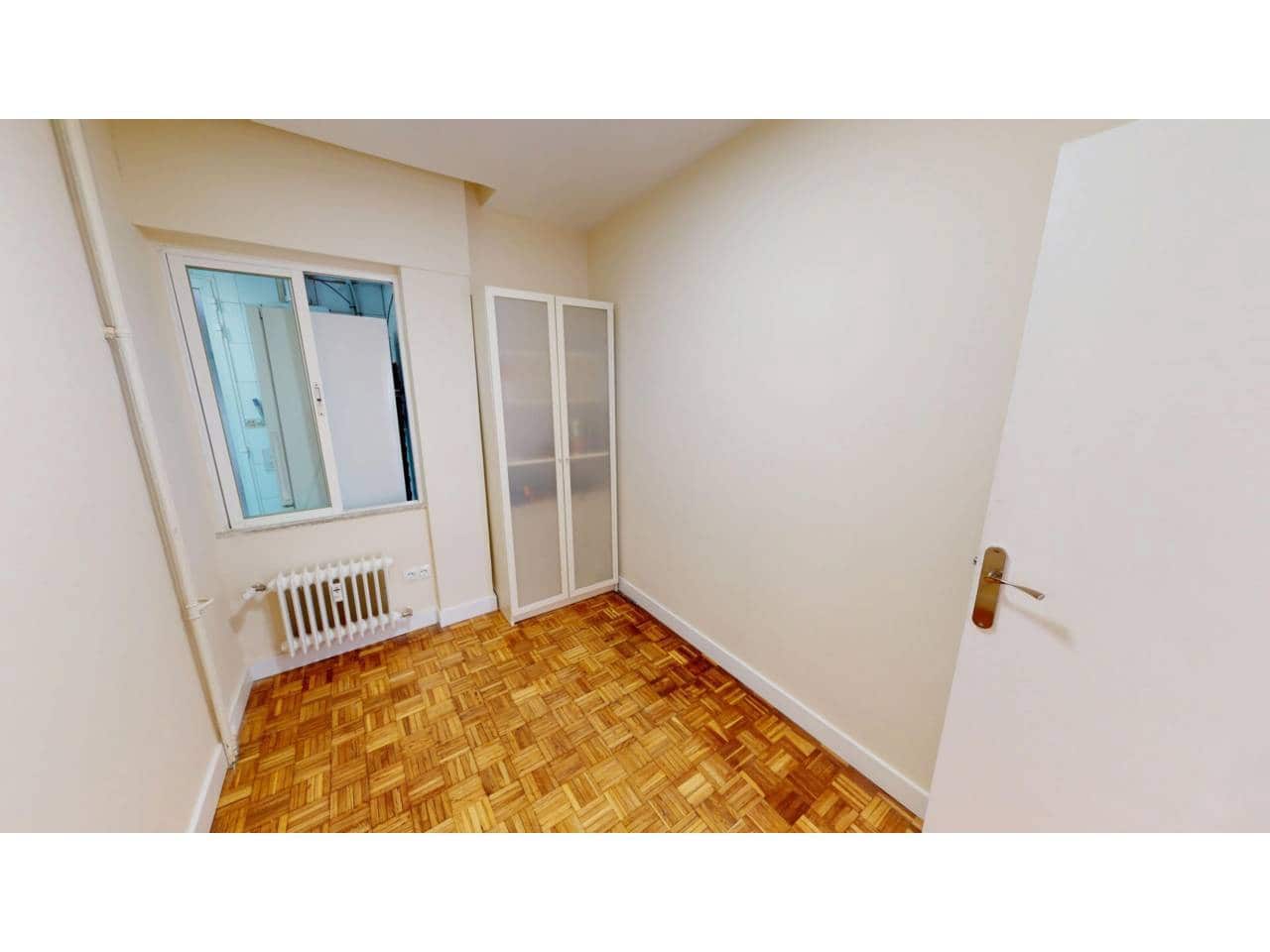 2 bedroom Flat for rent in Madrid city - € 1,400 (Ref: 9761625)