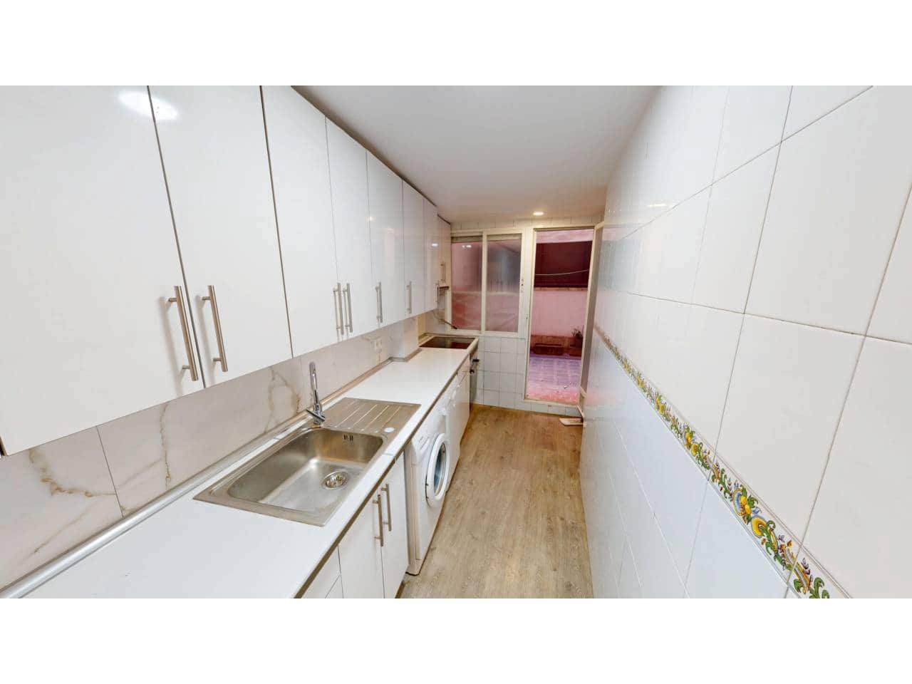 2 bedroom Flat for rent in Madrid city - € 1,400 (Ref: 9761625)