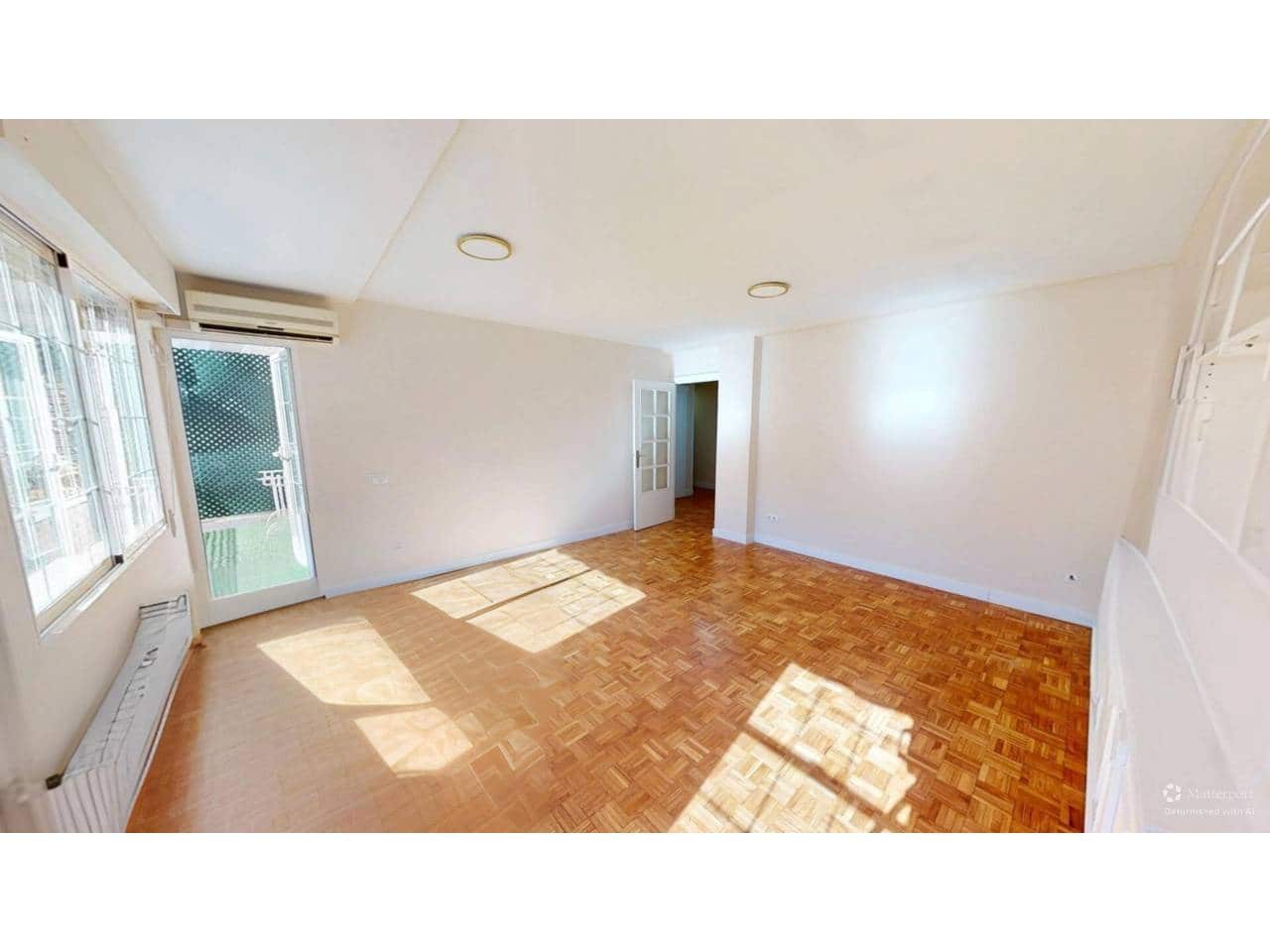 2 bedroom Flat for rent in Madrid city - € 1,400 (Ref: 9761625)