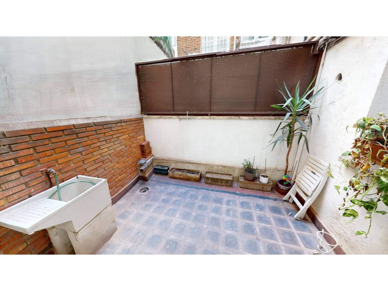 2 bedroom Flat for rent in Madrid city - € 1,400 (Ref: 9761625)