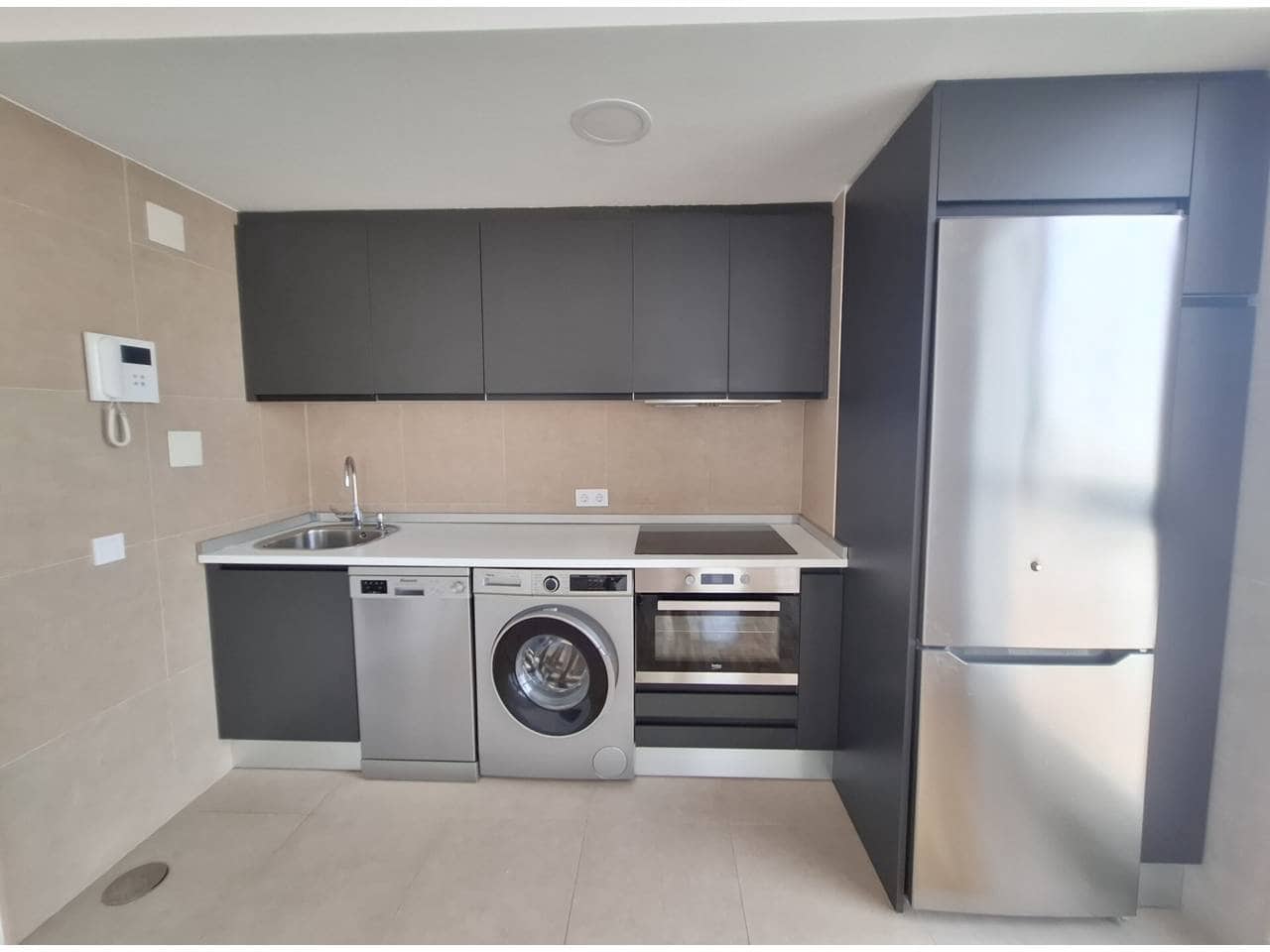 2 sovrum Lägenhet att hyra i Madrid stad - 2 000 € (Ref: 9784503)