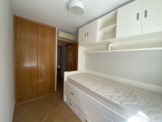 3 makuuhuone Asunto vuokrattavana paikassa Madrid kaupunki - 1 300 € (Ref: 9793905)