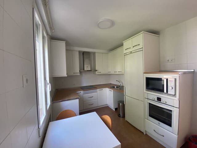 3 makuuhuone Asunto vuokrattavana paikassa Madrid kaupunki - 1 300 € (Ref: 9793905)