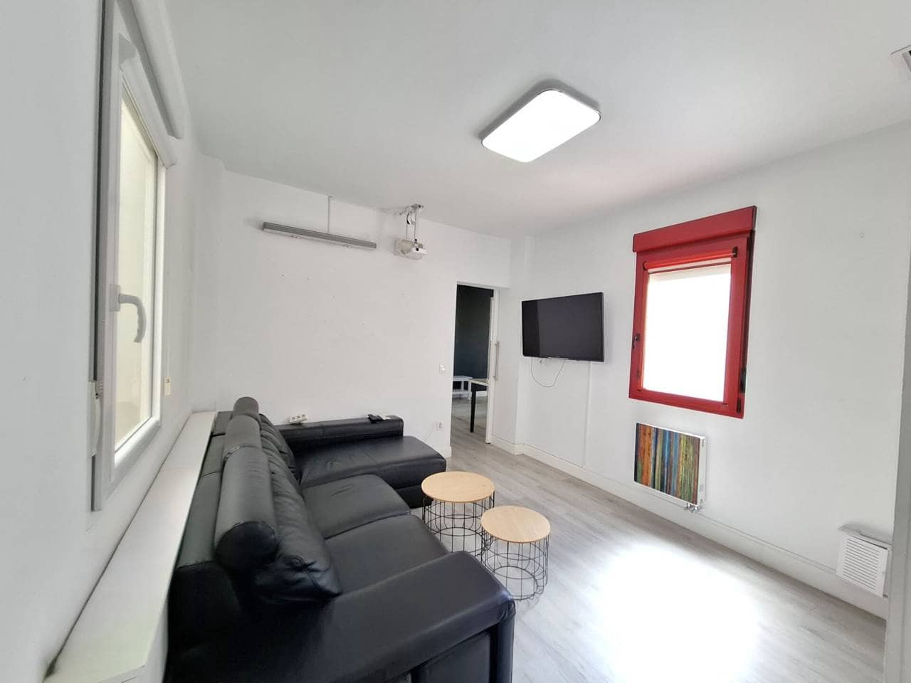 3 soveværelse Lejlighed til leje i Madrid by - € 2.100 (Ref: 9819767)