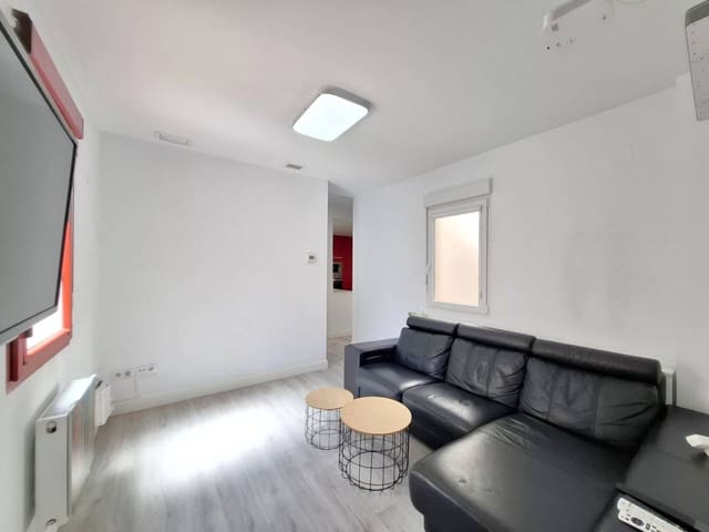 3 soveværelse Lejlighed til leje i Madrid by - € 2.100 (Ref: 9819767)